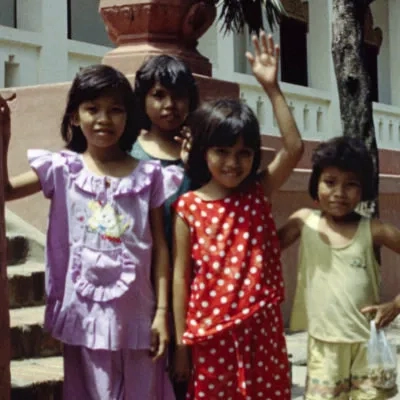 Children at Wat Phnom, Phnom Penh