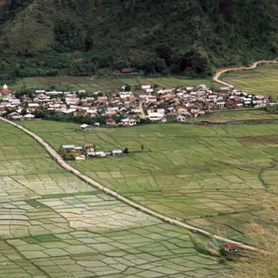 A kampung (village) near Laka Tawar