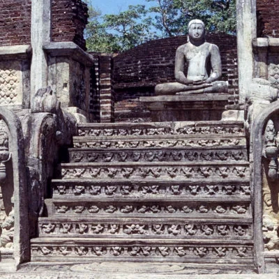 Vatadage (circular relic house), Polonnaruwa