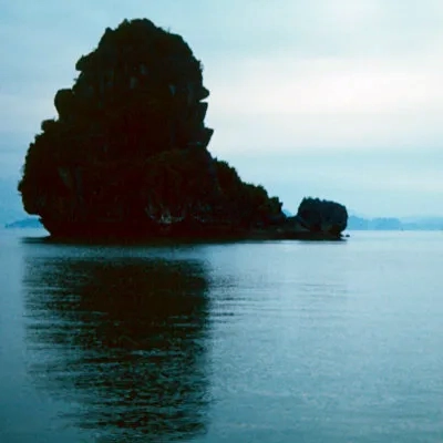 Small boats, Haleng Bay